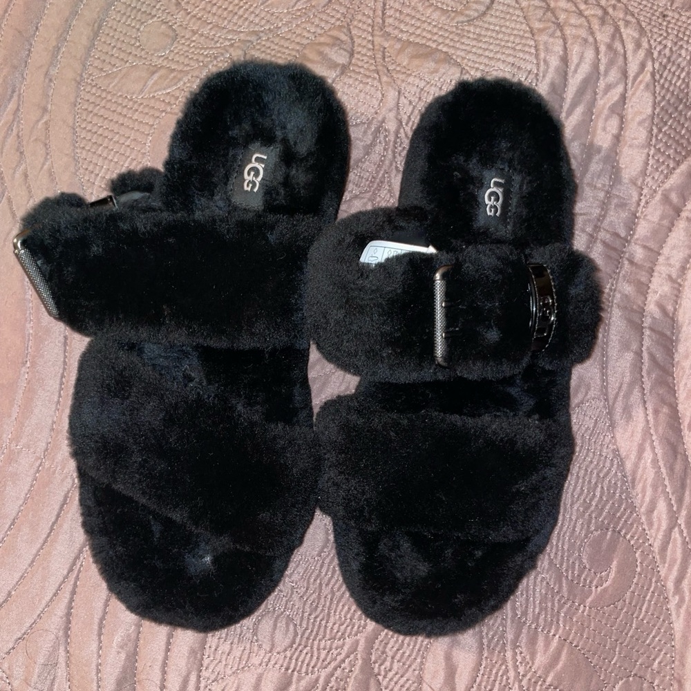 UGG FUZZ YEAH : Black size 8